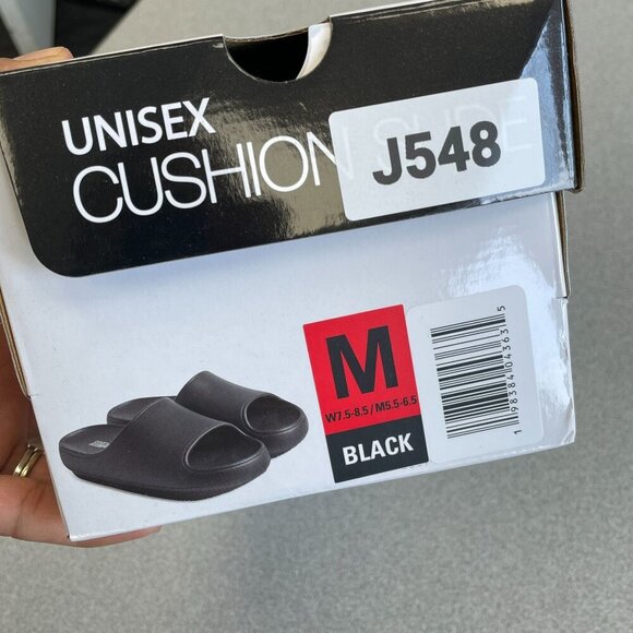 NEW 32 Degrees Cool  Women's 7.5-8.5 Black Cushion Slide Sandals - Picture 8 of 9